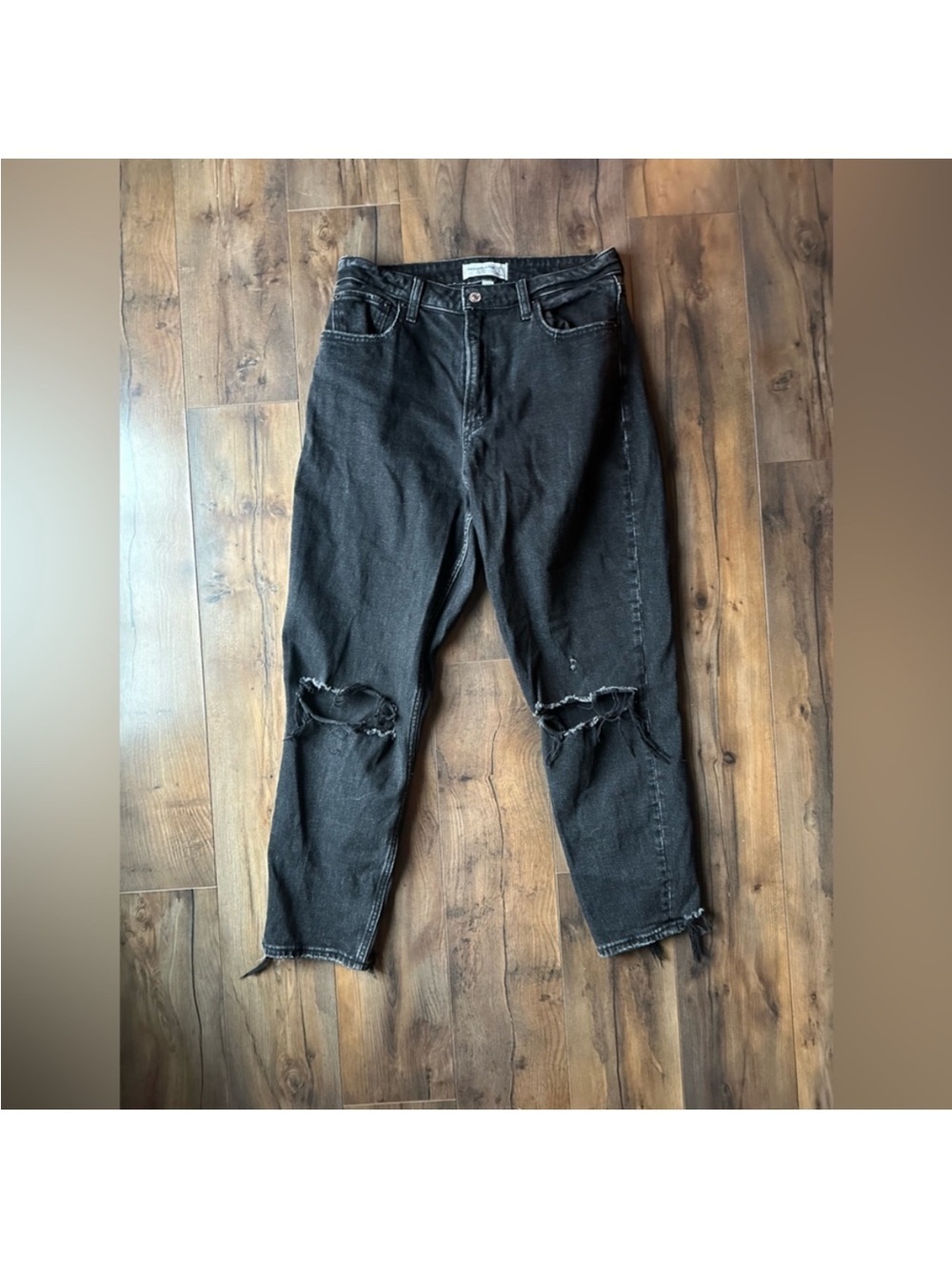 Abercrombie Curve Love Mom Jeans 28/6 Black High Rise Distressed